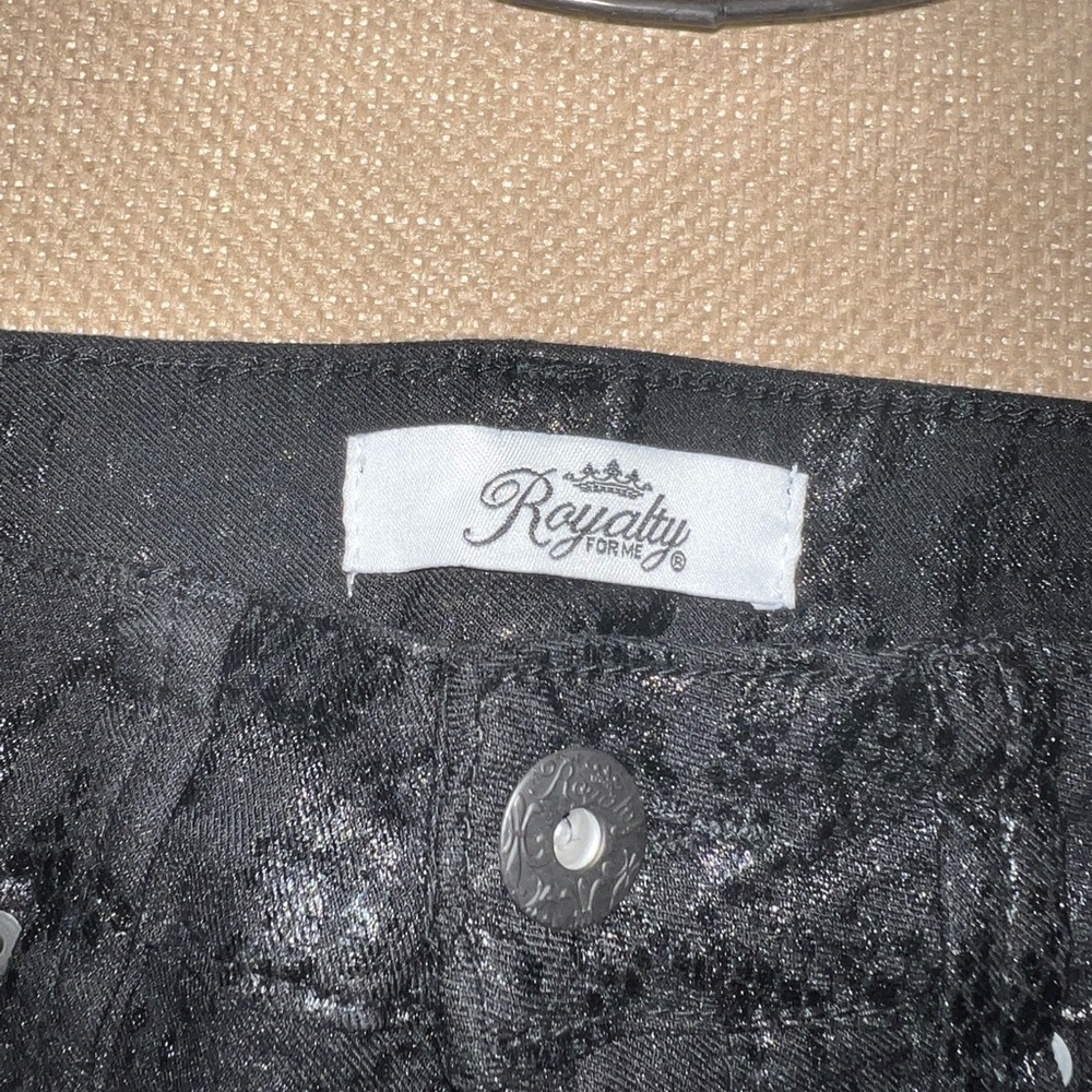 Snakeskin Print Skinny Pants - Picture 7 of 12